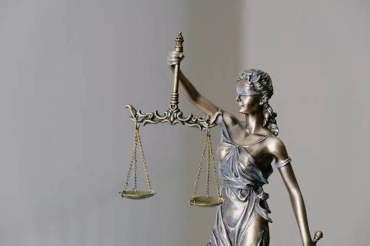 Statue of the scales of justice